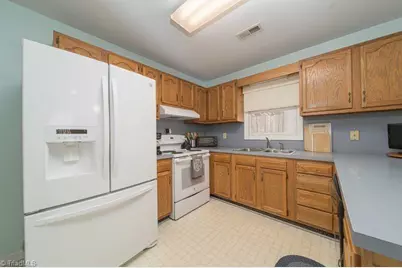 6172 Brinkley Park Drive, Belews Creek, NC 27009 - Photo 11