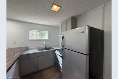 1201 Highland Avenue #B, Greensboro, NC 27403 - Photo 11