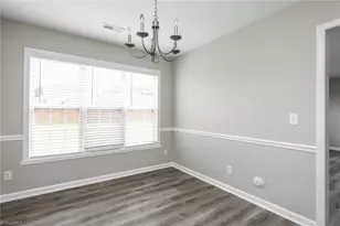 1506 Hamilton Hills Dr, Greensboro, NC 27406 - Photo 5