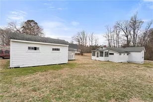 610 Piedmont Ave, Gibsonville, NC 27249 - Photo 17