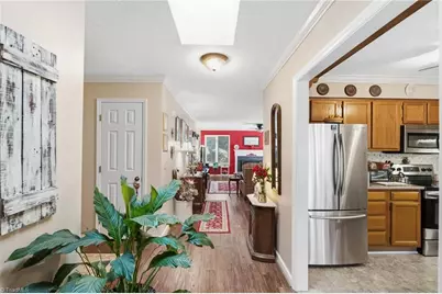 406 Chadbourne Court, Winston-Salem, NC 27104 - Photo 5