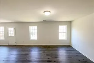 2033 Chapel Park Ln, Greensboro, NC 27405 - Photo 3