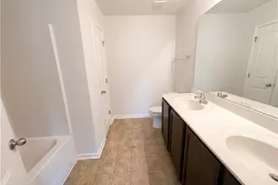 2033 Chapel Park Ln, Greensboro, NC 27405 - Photo 19