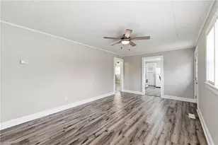 308 Walter Chambers St, Eden, NC 27288 - Photo 9