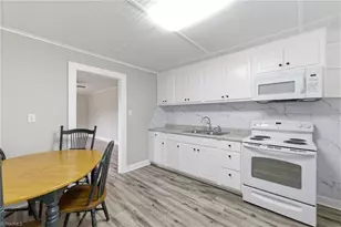 308 Walter Chambers St, Eden, NC 27288 - Photo 7