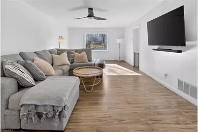 5211 Forest Oaks Drive, Greensboro, NC 27406 - Photo 11