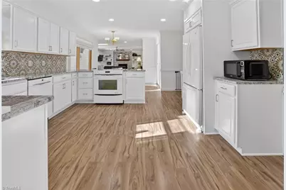 5211 Forest Oaks Drive, Greensboro, NC 27406 - Photo 3