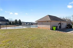 8814 Sawtooth Ct, Kernersville, NC 27284 - Photo 39