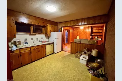 4140 Westfield Road, Mount Airy, NC 27030 - Photo 5