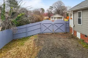 1429 Old Hickory Dr, Greensboro, NC 27405 - Photo 21