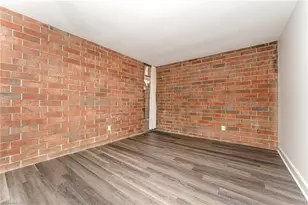 1757 S Hawthorne Rd, Winston-Salem, NC 27103 - Photo 9