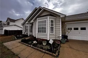 7 Crestbrook Ct, Greensboro, NC 27455 - Photo 3