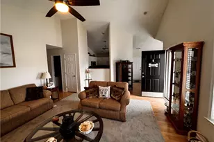 7 Crestbrook Ct, Greensboro, NC 27455 - Photo 5