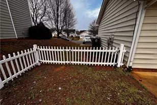 7 Crestbrook Ct, Greensboro, NC 27455 - Photo 37