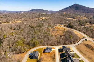 715 Chatsworth Circle SE, Lenoir, NC 28645 - Photo 25