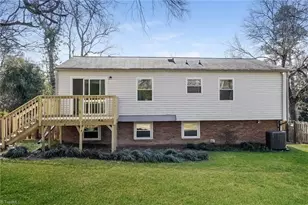 4010 Sedgewood Ln, Greensboro, NC 27407 - Photo 15