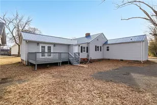 308 Cedar St, Eden, NC 27288 - Photo 31