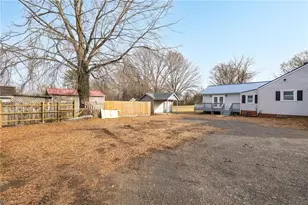 308 Cedar St, Eden, NC 27288 - Photo 29