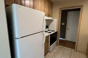 2041 S Hawthorne Rd, Winston-Salem, NC 27103 - Photo 3