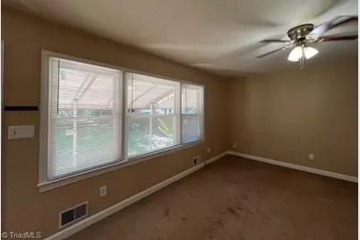 2041 S Hawthorne Road #B, Winston-Salem, NC 27103 - Photo 15