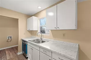 415 Long St, Greensboro, NC 27406 - Photo 9