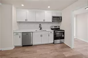 1422 Valley Ridge Dr, High Point, NC 27260 - Photo 13