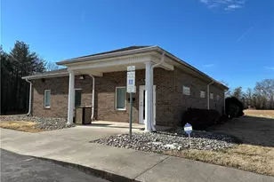 527 W Park Cir, North Wilkesboro, NC 28659 - Photo 1