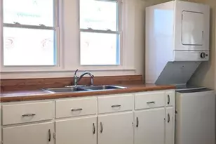 313 Small St, Thomasville, NC 27360 - Photo 9