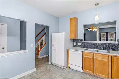1640 Olivers Crossing Circle, Winston-Salem, NC 27127 - Photo 9