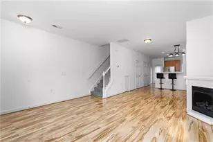 3856 Wayfarer Dr, Greensboro, NC 27410 - Photo 5