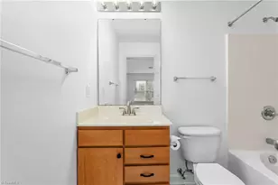 3856 Wayfarer Dr, Greensboro, NC 27410 - Photo 19