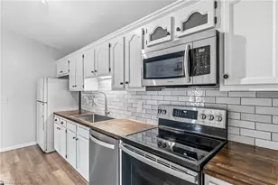 3701 Cotswold Terrace, Greensboro, NC 27410 - Photo 5