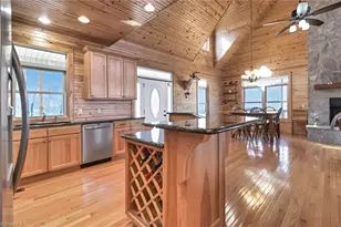 658 Green Point Ln, Boomer, NC 28606 - Photo 11