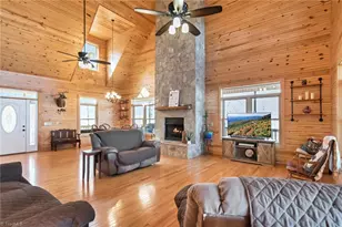 658 Green Point Ln, Boomer, NC 28606 - Photo 25