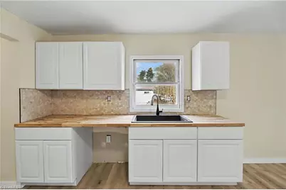 304 Phillips Street, Thomasville, NC 27360 - Photo 9