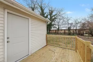 304 Phillips St, Thomasville, NC 27360 - Photo 15