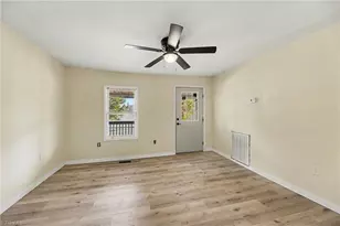 304 Phillips St, Thomasville, NC 27360 - Photo 5