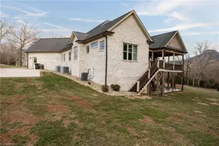 536 Black Mountain Rd, Pilot Mountain, NC 27041 - Photo 41