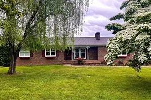 417 Fulton Ave, Mount Airy, NC 27030 - Photo 5