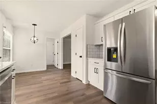 1000 New Hampshire Dr, Jamestown, NC 27282 - Photo 9