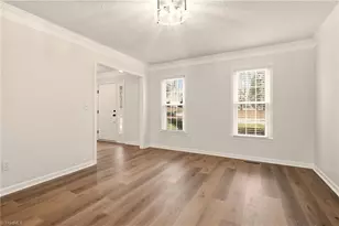 1000 New Hampshire Dr, Jamestown, NC 27282 - Photo 15