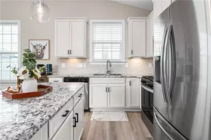 1072 Lobdale Ct, Burlington, NC 27215 - Photo 11