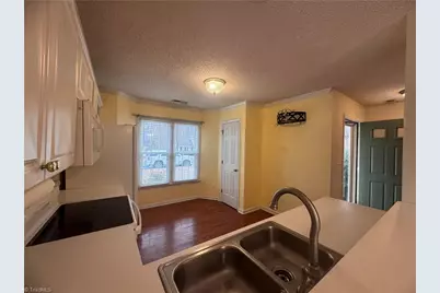 3304 Sparrowhawk Drive, High Point, NC 27265 - Photo 5