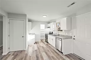 680 NE Amanda Pl, Winston-Salem, NC 27101 - Photo 11