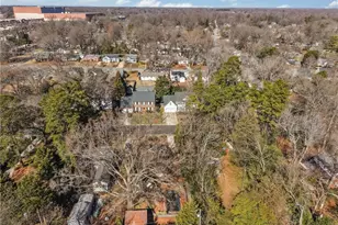 2009 Roanoke Dr, Greensboro, NC 27408 - Photo 11