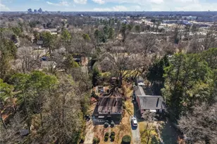 2009 Roanoke Dr, Greensboro, NC 27408 - Photo 7