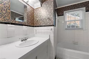 2009 Roanoke Dr, Greensboro, NC 27408 - Photo 19