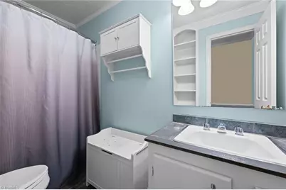 2009 Roanoke Drive, Greensboro, NC 27408 - Photo 23