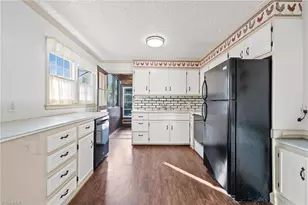 2009 Roanoke Dr, Greensboro, NC 27408 - Photo 31