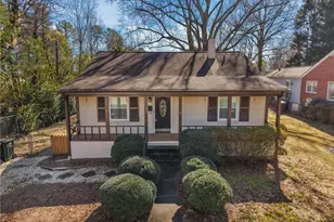 2009 Roanoke Dr, Greensboro, NC 27408 - Photo 3